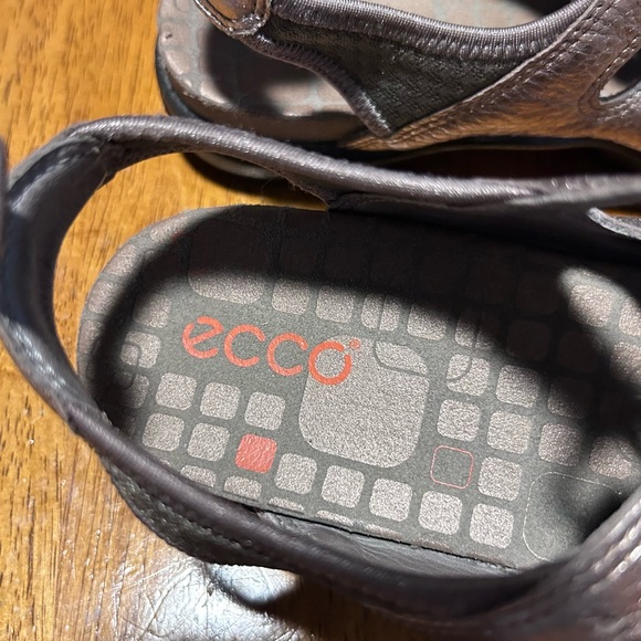 ECCO Bluma Toggle Pewter Metallic Comfort Walking Sandals | Size US 8 / EU 39 - Picture 3 of 12